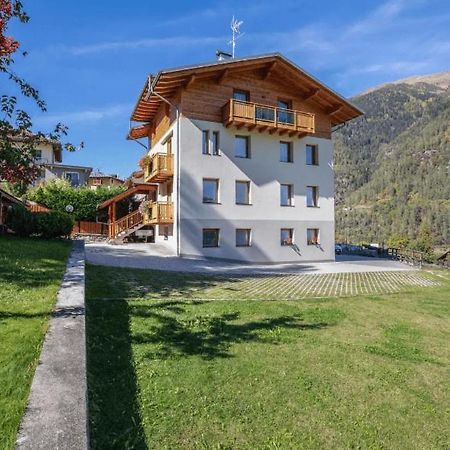 Appartamenti Penasa Renato Commezzadura Buitenkant foto