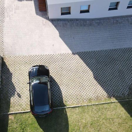 Appartamenti Penasa Renato Commezzadura Buitenkant foto