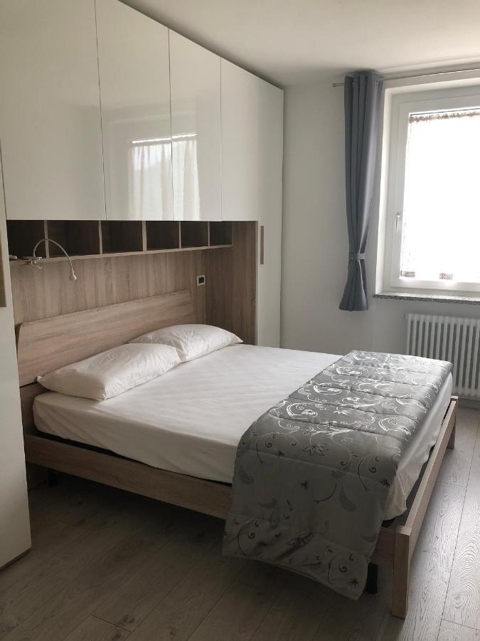 Appartamenti Penasa Renato Commezzadura Buitenkant foto
