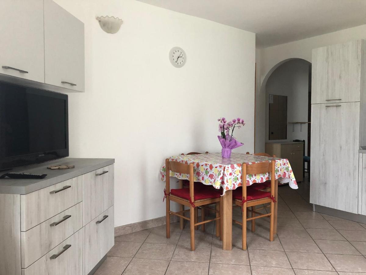 Appartamenti Penasa Renato Commezzadura Buitenkant foto