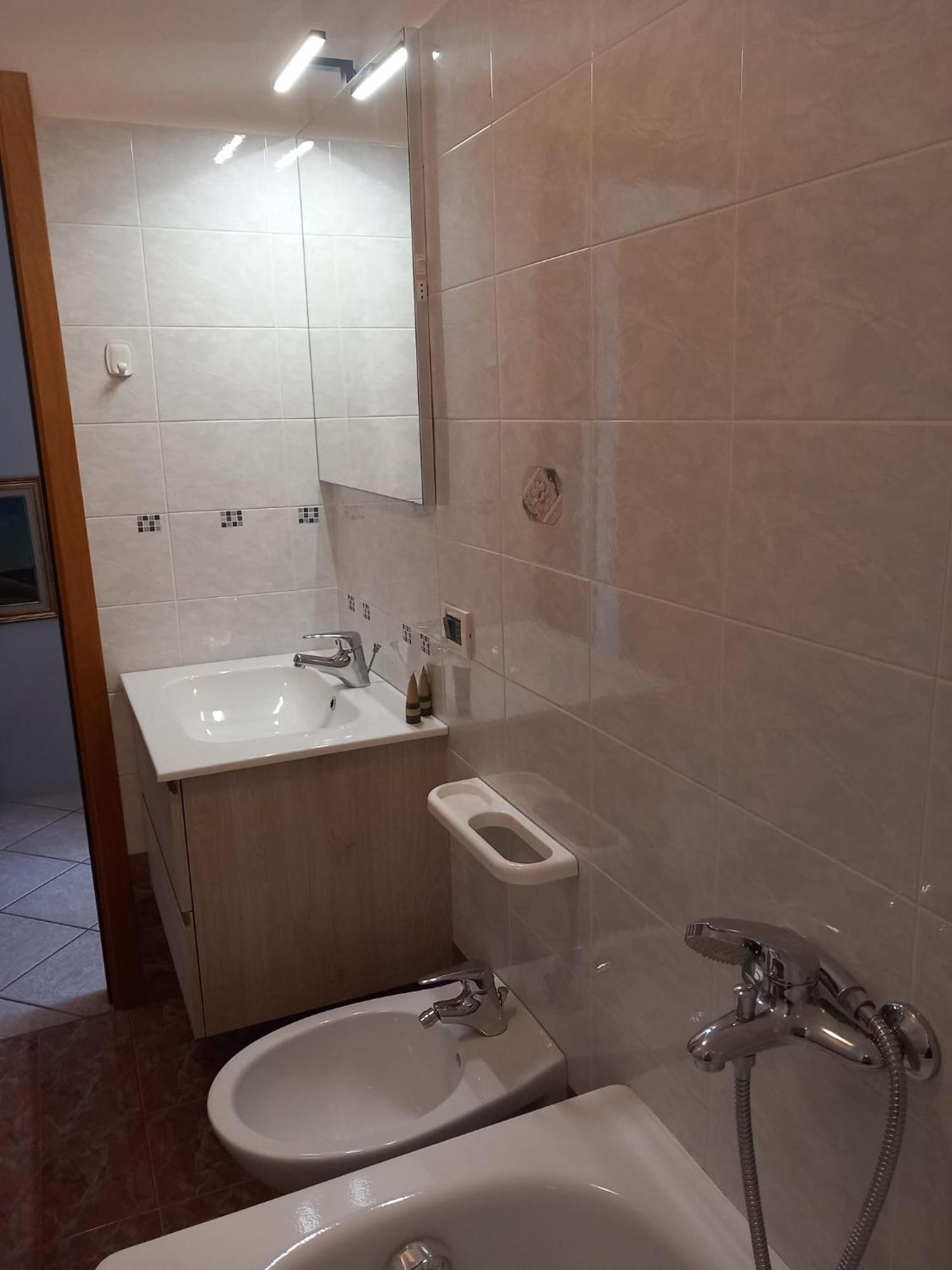 Appartamenti Penasa Renato Commezzadura Buitenkant foto