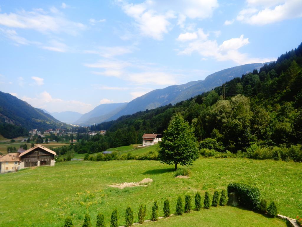 Appartamenti Penasa Renato Commezzadura Buitenkant foto