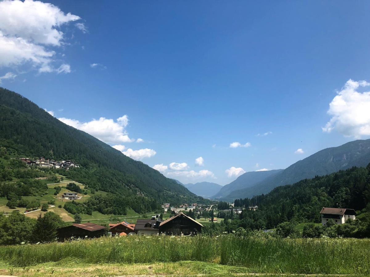 Appartamenti Penasa Renato Commezzadura Buitenkant foto